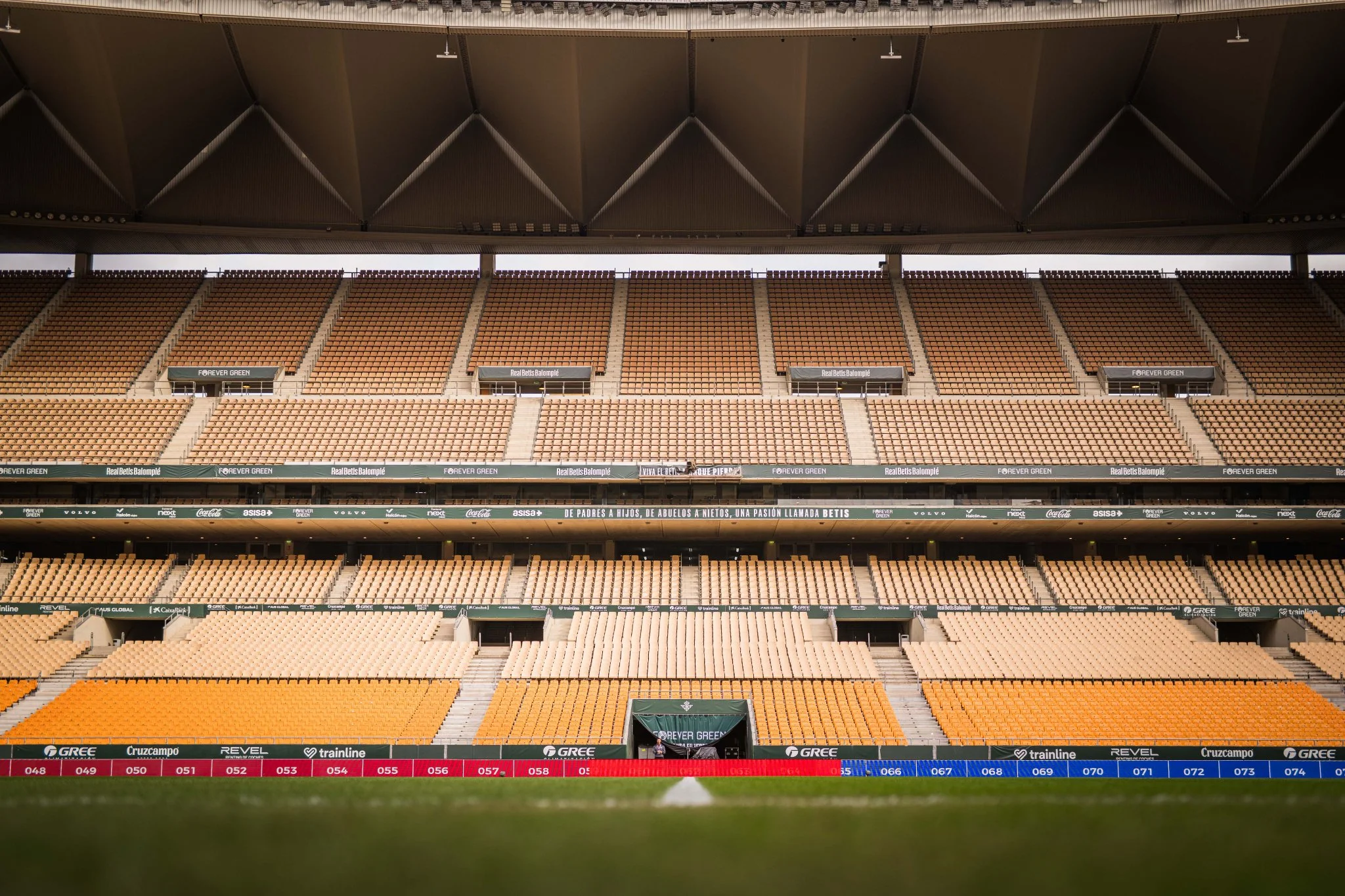 C罗沙特联赛再演帽子戏法，不老神话仍在继续